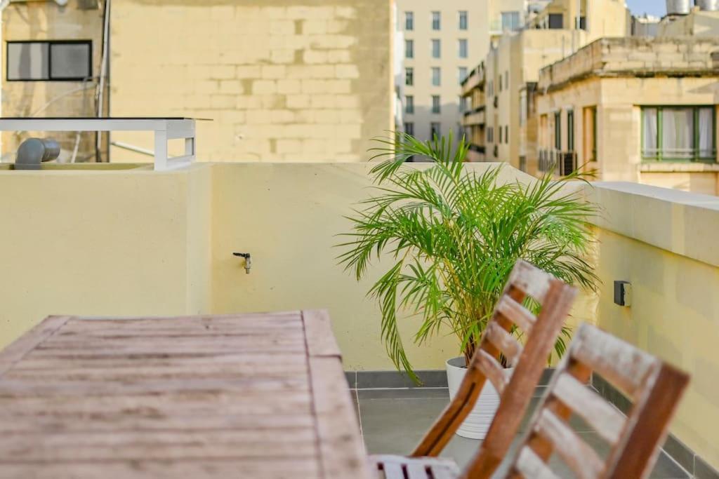 Sliema Unique 4 Bedroom Townhouse Off The Beach 외부 사진