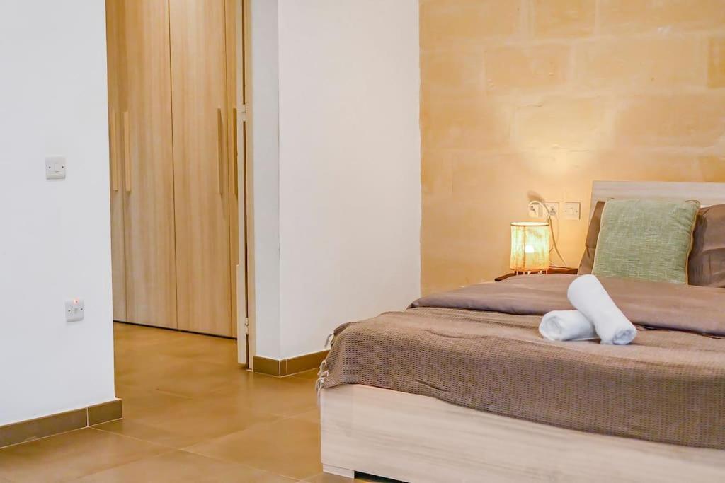 Sliema Unique 4 Bedroom Townhouse Off The Beach 외부 사진